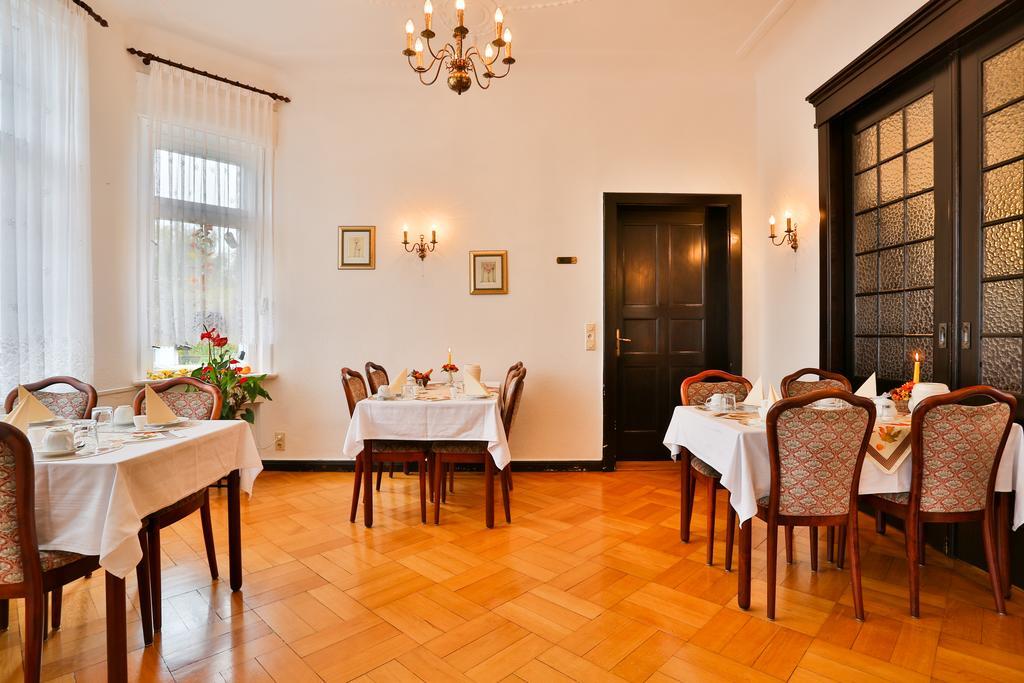 Hotel & Pension Villa Camenz Güstrow Extérieur photo
