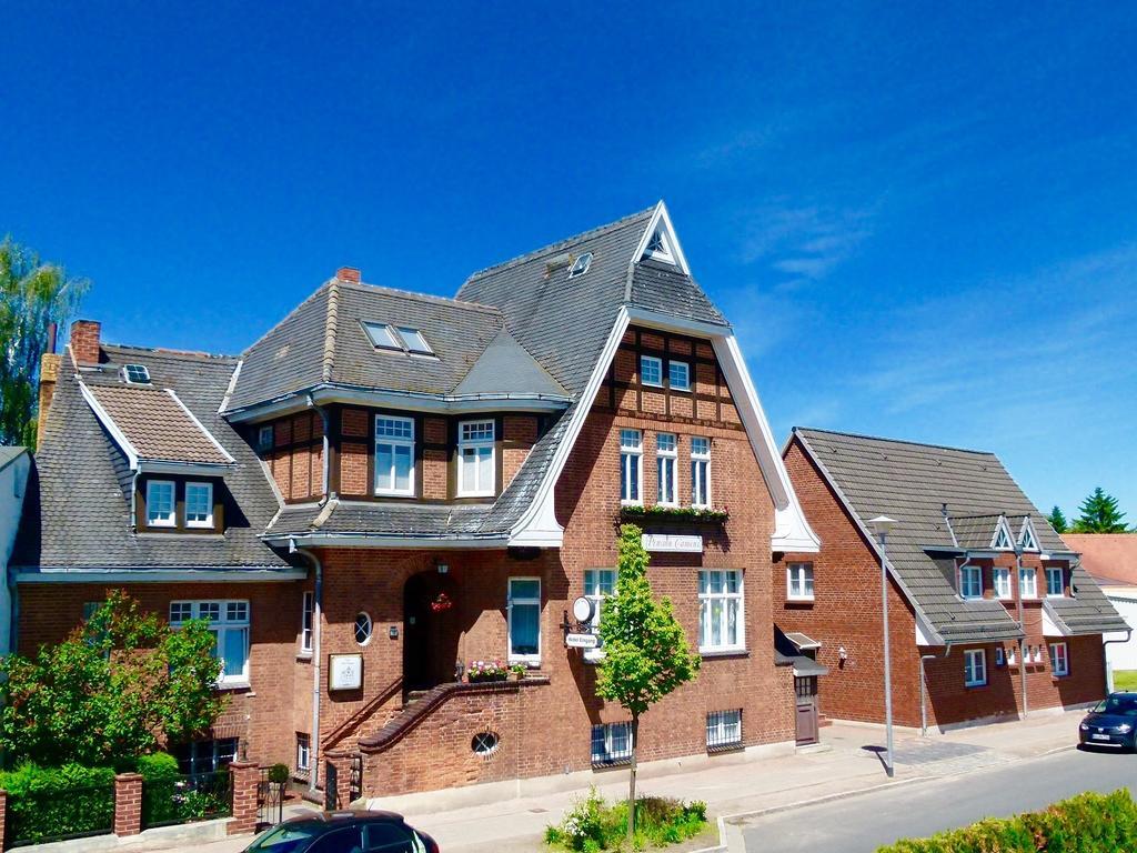 Hotel & Pension Villa Camenz Güstrow Extérieur photo