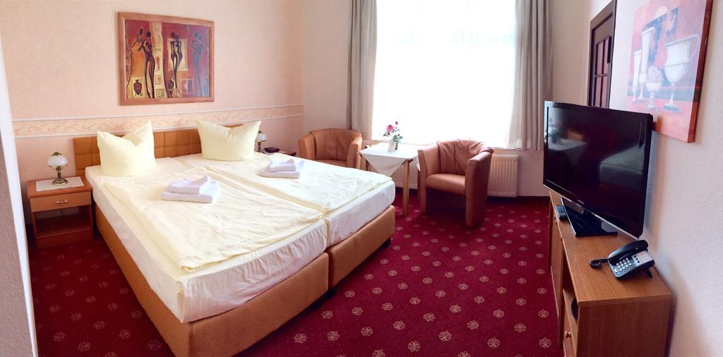 Hotel & Pension Villa Camenz Güstrow Chambre photo